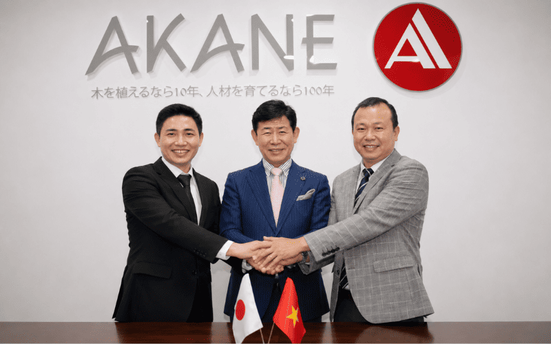 Đội ngũ lãnh đạo công ty akane chung sức giúp đỡ tư vấn cho người lao động đi Nhật Bản